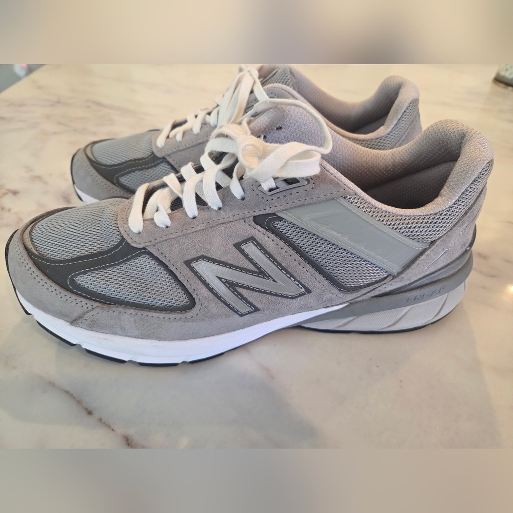 New Balance 990v5 Mens Tennis Shoes 10.5 Wide Dad Shoe Trending Sneaker